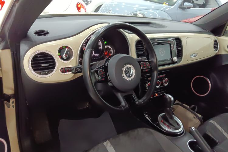 Used Volkswagen Beetle 2019 180TSI Collector's Edition Center Console
