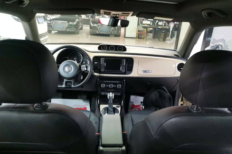 Used Volkswagen Beetle 2019 280TSI Collector's Edition Center Console