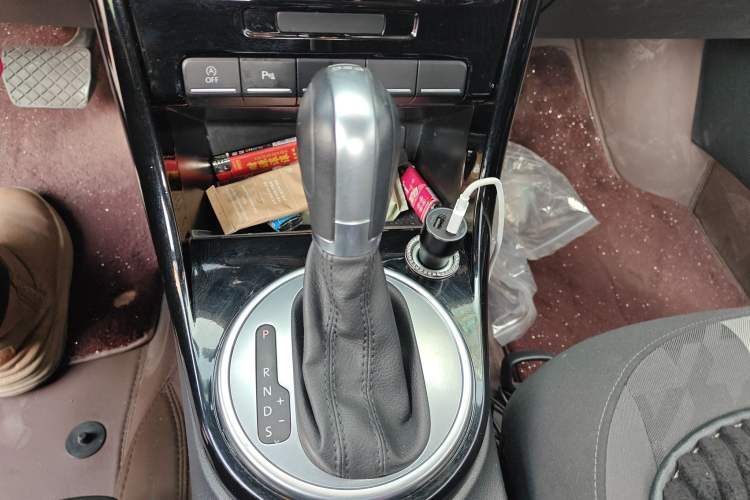 Used Volkswagen Beetle 2019 180TSI Collector's Edition Gear Lever