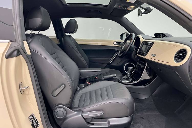 Used Volkswagen Beetle 2019 280TSI Collector's Edition Interior 10