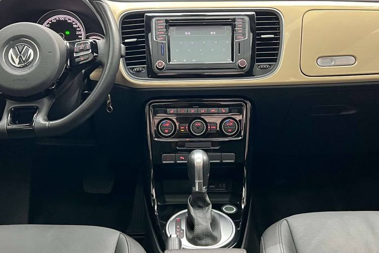 Used Volkswagen Beetle 2019 280TSI Collector's Edition Interior 4