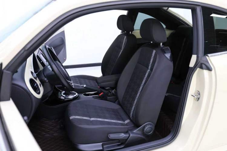 Used Volkswagen Beetle 2019 180TSI Collector's Edition Interior 4