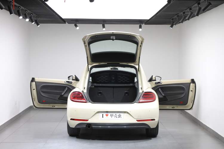 Used Volkswagen Beetle 2019 180TSI Collector's Edition Interior 5