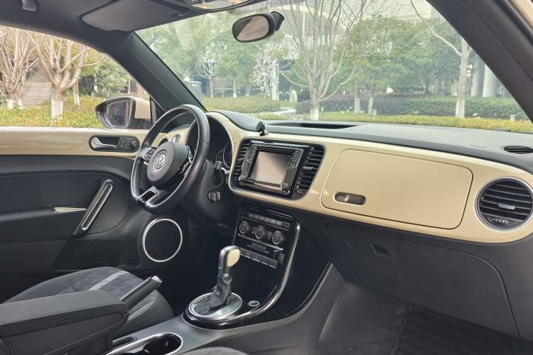 Used Volkswagen Beetle 2019 180TSI Collector's Edition Interior 6
