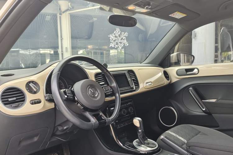 Used Volkswagen Beetle 2019 180TSI Collector's Edition Interior 7