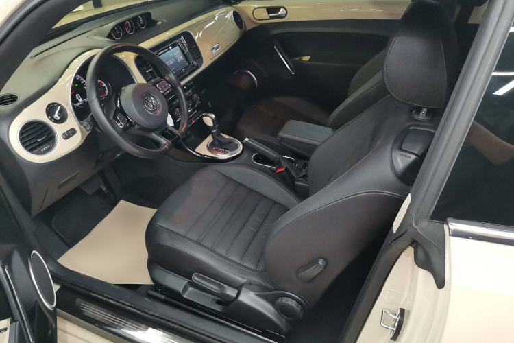 Used Volkswagen Beetle 2019 280TSI Collector's Edition Left Front Seat