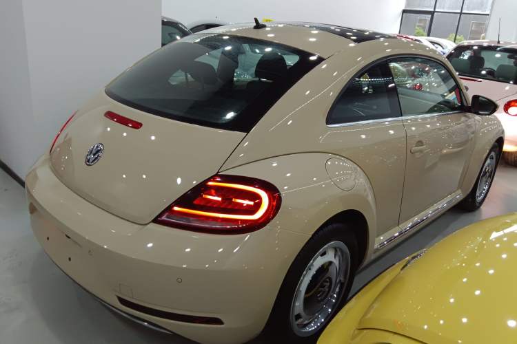 Used Volkswagen Beetle 2019 180TSI Collector's Edition Rear Right 45 Deg