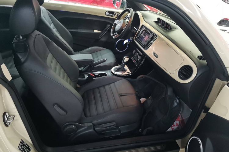 Used Volkswagen Beetle 2019 280TSI Collector's Edition Right Front Seat