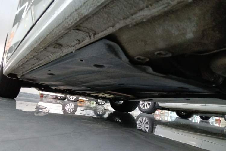 Used Volkswagen Bora 2021 1.5L Automatic Comfort Smart Connect Edition Left Side Sill