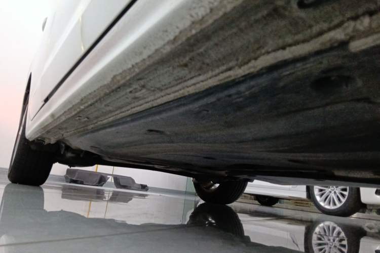 Used Volkswagen Bora 2021 1.5L Automatic Comfort Smart Connect Edition Right Side Sill