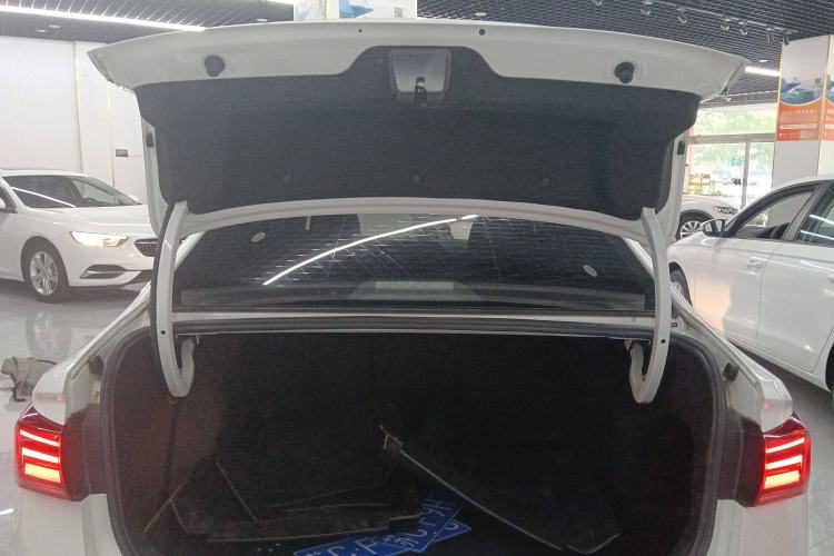 Used Volkswagen Bora 2021 1.5L Automatic Comfort Smart Connect Edition Trunk