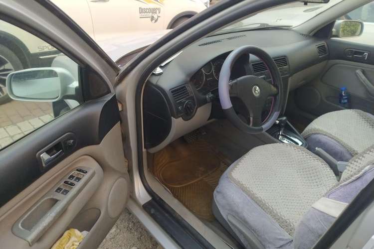 Used Volkswagen Bora 2006 1.6 Automatic Fashion TL Driver Seat