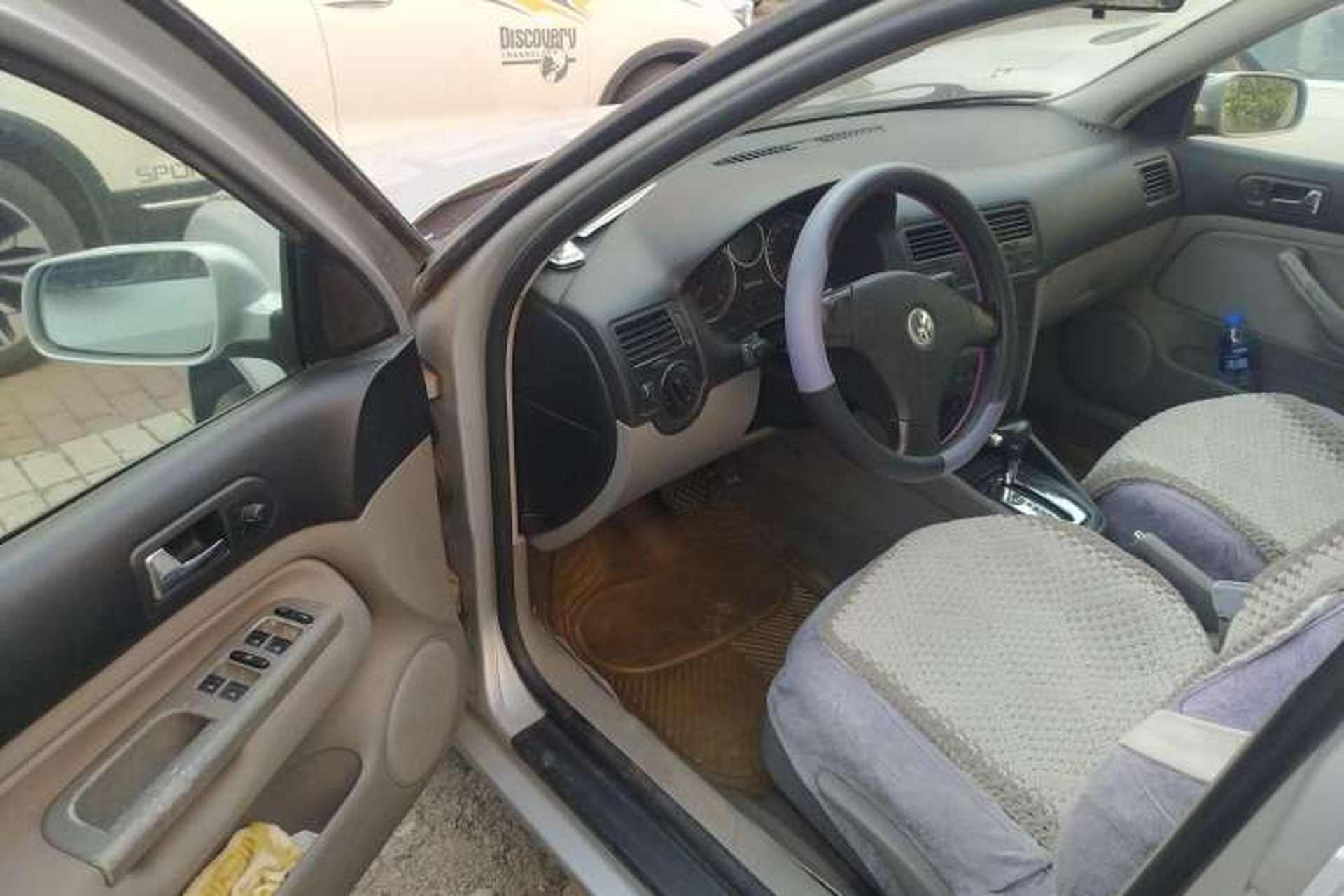 Used Volkswagen Bora 2006 1.6 Automatic Fashion TL Driver Seat