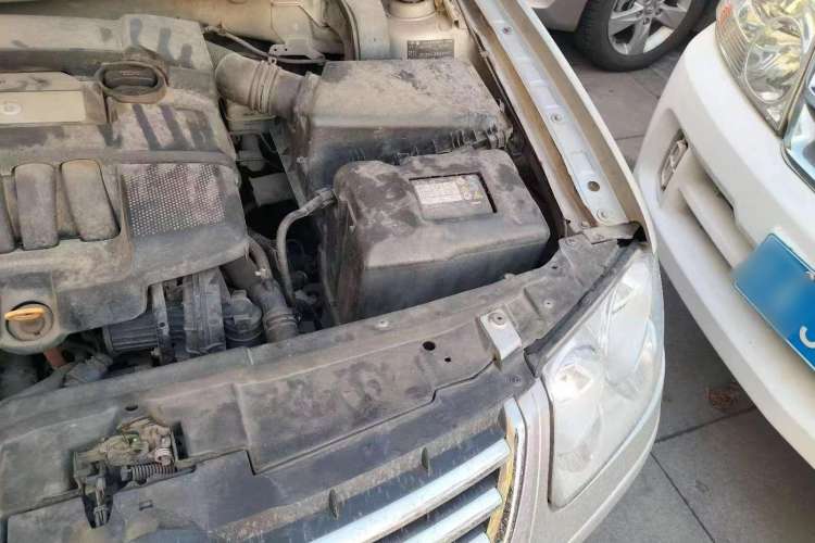 Used Volkswagen Bora 2006 1.6 Manual Luxury HL Engine Bay Left