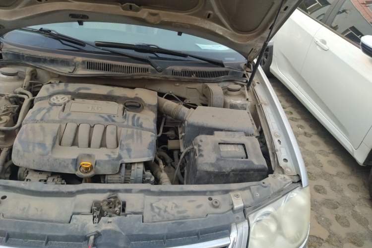 Used Volkswagen Bora 2006 1.6 Automatic Fashion TL Engine Bay Left