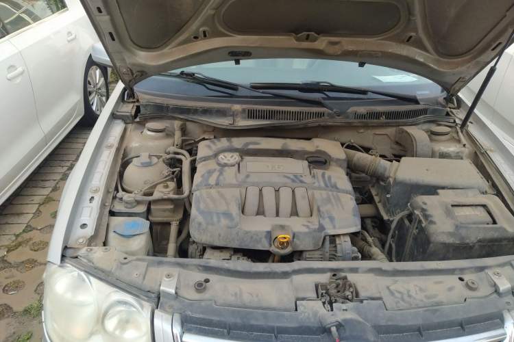 Used Volkswagen Bora 2006 1.6 Automatic Fashion TL Engine Bay Right