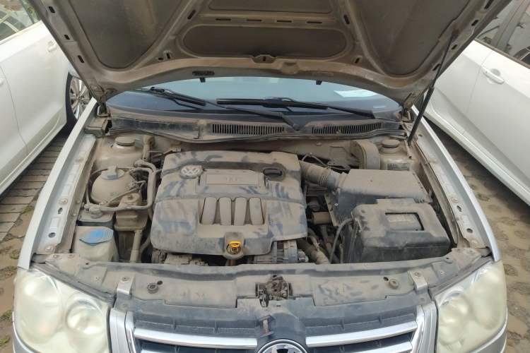 Used Volkswagen Bora 2006 1.6 Automatic Fashion TL Engine Bay