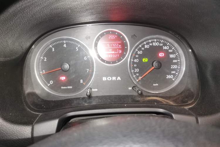 Used Volkswagen Bora 2006 1.6 Automatic Luxury HL Instrument Cluster