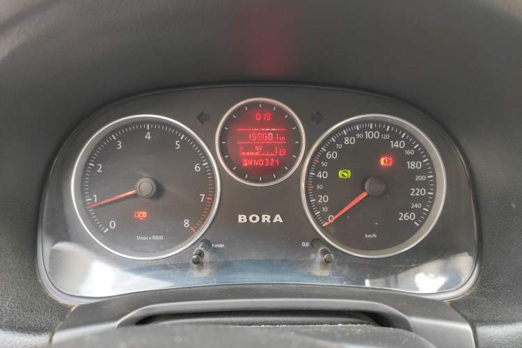 Used Volkswagen Bora 2006 1.6 Automatic Fashion TL Instrument Cluster