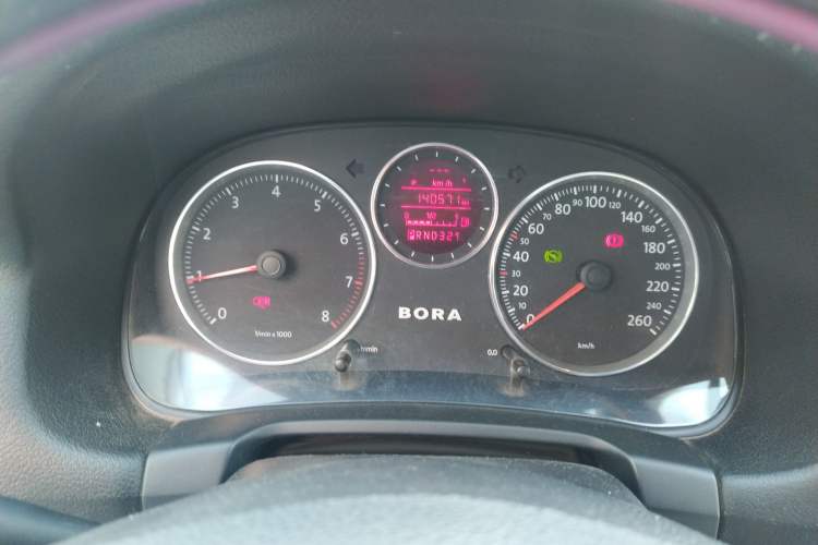 Used Volkswagen Bora 2006 1.6 Automatic Fashion TL Instrument Cluster