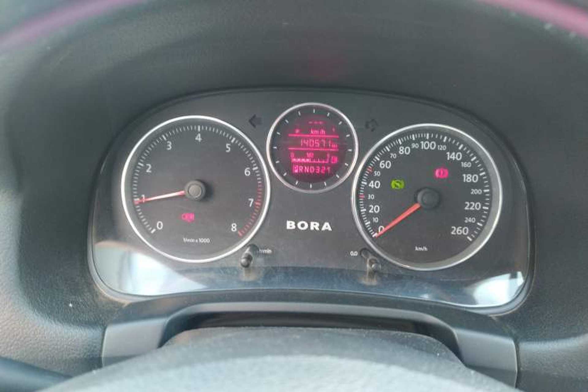 Used Volkswagen Bora 2006 1.6 Automatic Fashion TL Instrument Cluster