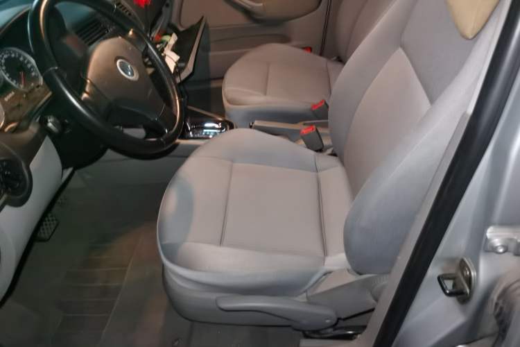 Used Volkswagen Bora 2006 1.6 Automatic Luxury HL Left Front Seat