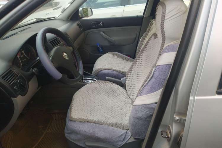 Used Volkswagen Bora 2006 1.6 Automatic Fashion TL Left Front Seat