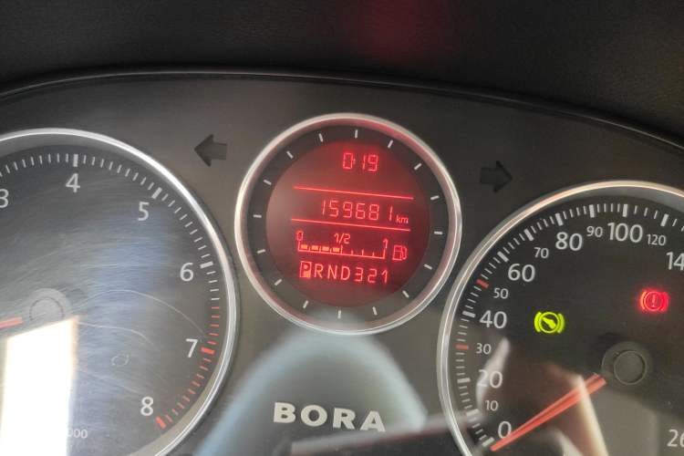 Used Volkswagen Bora 2006 1.6 Automatic Fashion TL Odometer Close Up