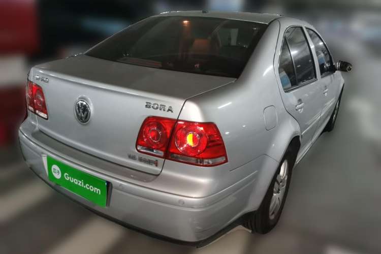 Used Volkswagen Bora 2006 1.6 Automatic Luxury HL Rear Right 45 Deg