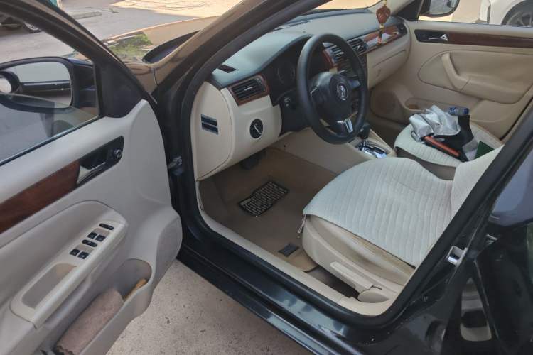 Used Volkswagen Bora 2008 1.6L Automatic Comfort Edition Driver Seat