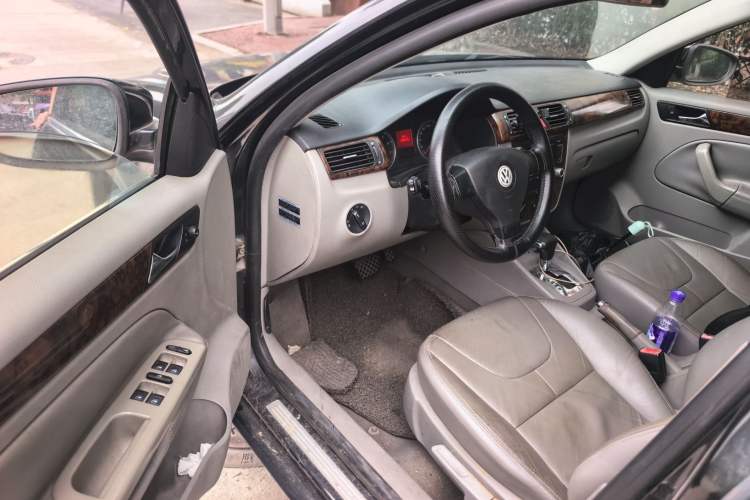 Used Volkswagen Bora 2008 1.6L Automatic Comfort Edition Driver Seat