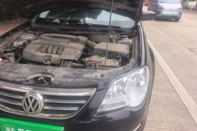 Used Volkswagen Bora 2008 1.6L Automatic Comfort Edition Engine Bay Left