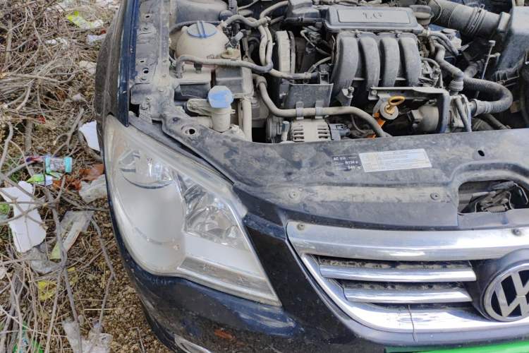 Used Volkswagen Bora 2008 1.6L Automatic Fashion Edition Engine Bay Right