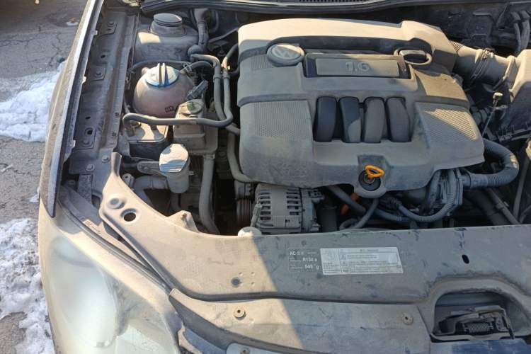 Used Volkswagen Bora 2008 1.6L Automatic Fashion Edition Engine Bay Right