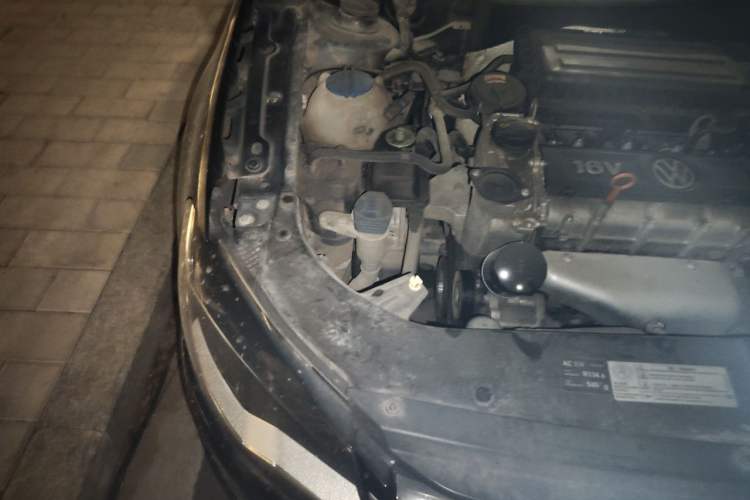 Used Volkswagen Bora 2008 1.6L Manual Fashion Model Engine Bay Right