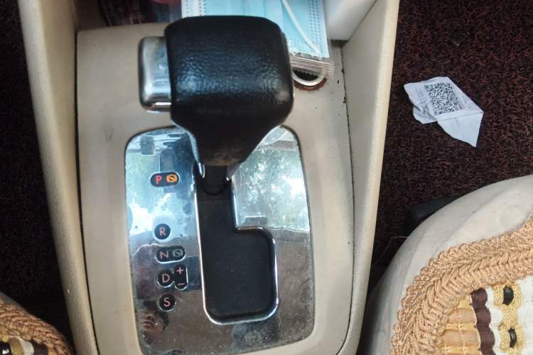 Used Volkswagen Bora 2008 1.6L Automatic Fashion Edition Gear Lever