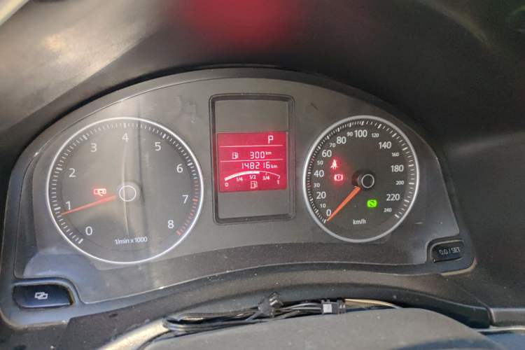 Used Volkswagen Bora 2008 1.6L Automatic Fashion Edition Odometer Close Up