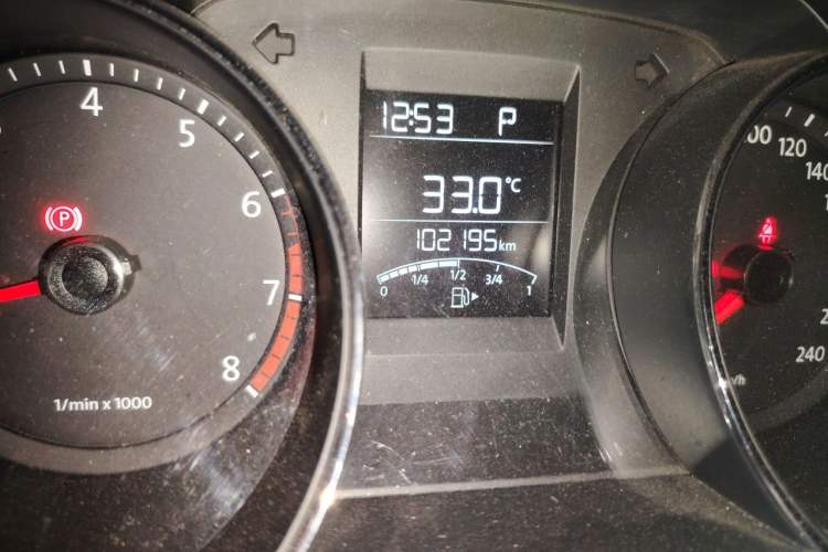 Used Volkswagen Bora 2008 1.6L Manual Fashion Model Odometer Close Up