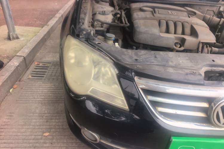 Used Volkswagen Bora 2008 1.6L Automatic Comfort Edition Right Front Headlight