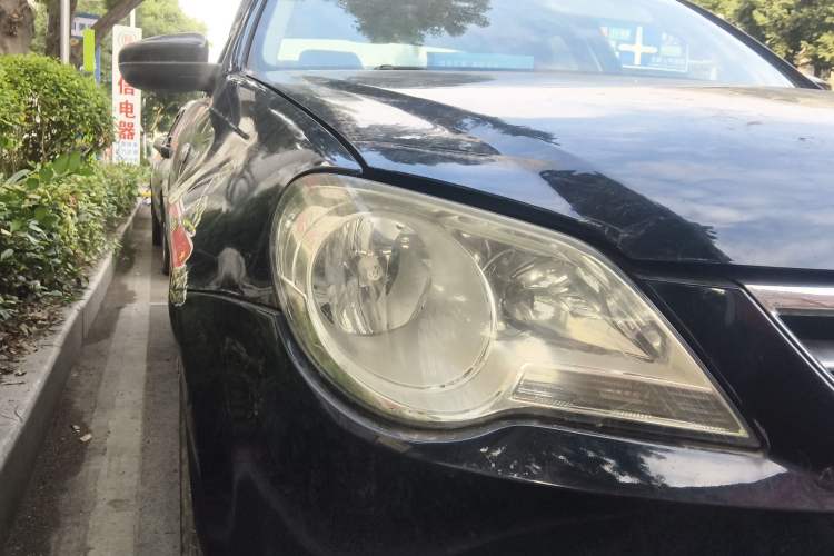 Used Volkswagen Bora 2008 1.6L Automatic Fashion Edition Right Front Headlight