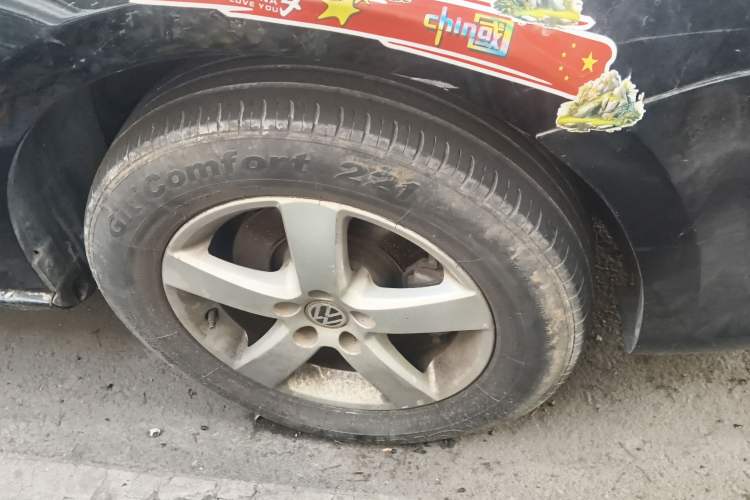 Used Volkswagen Bora 2008 1.6L Automatic Fashion Edition Right Front Wheel Hub
