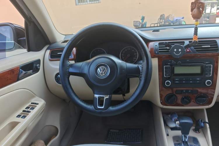 Used Volkswagen Bora 2008 1.6L Automatic Comfort Edition Steering Wheel