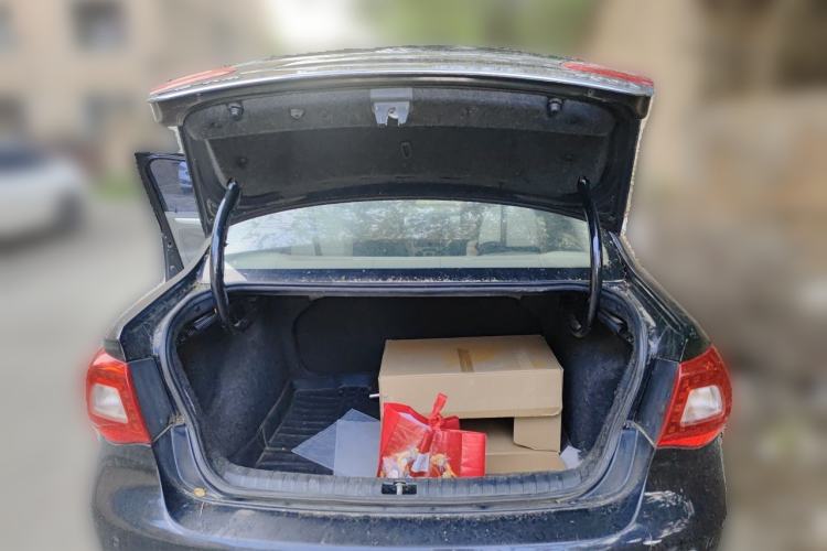 Used Volkswagen Bora 2008 1.6L Automatic Fashion Edition Trunk