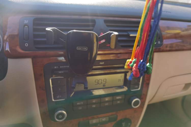 Used Volkswagen Bora 2008 1.6L Automatic Comfort Edition Audio And AC Panel