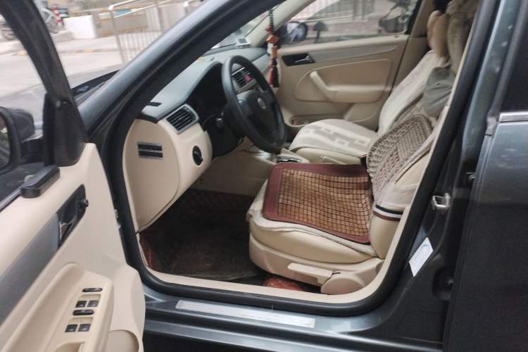 Used Volkswagen Bora 2008 1.6L Automatic Comfort Edition Driver Seat