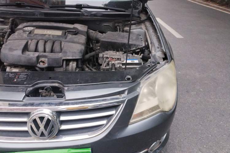 Used Volkswagen Bora 2008 1.6L Automatic Comfort Edition Engine Bay Left