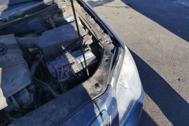 Used Volkswagen Bora 2008 1.6L Automatic Comfort Edition Engine Bay Left
