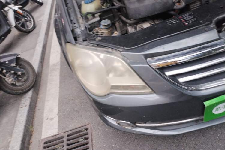 Used Volkswagen Bora 2008 1.6L Automatic Comfort Edition Right Front Headlight
