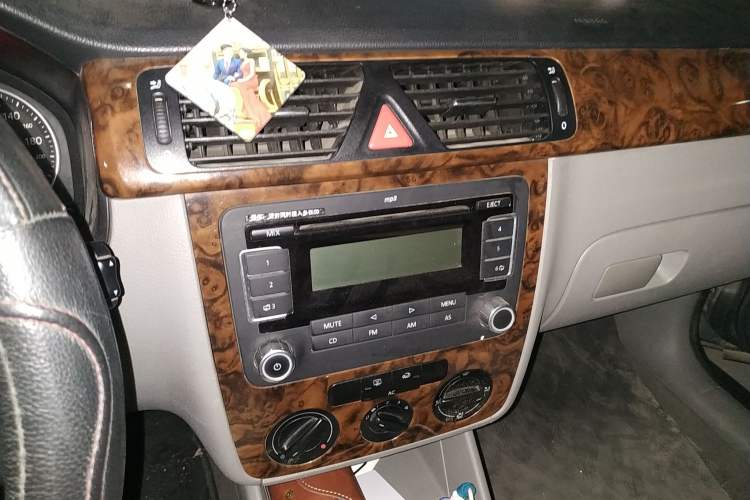 Used Volkswagen Bora 2008 1.6L Manual Comfort Model Audio And AC Panel