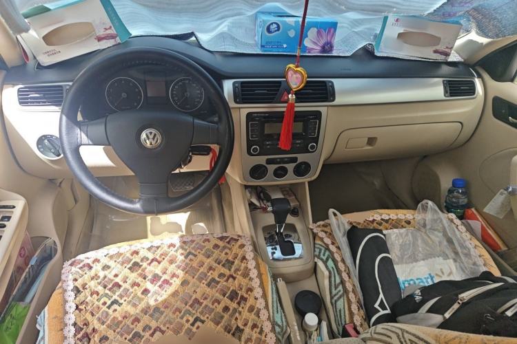 Used Volkswagen Bora 2008 1.6L Automatic Fashion Edition Center Console